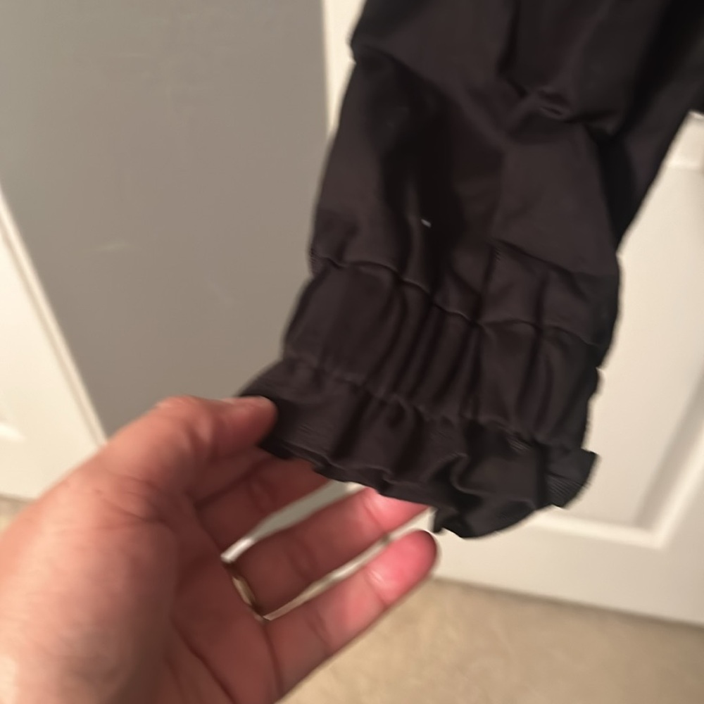 Large black bomber jacket by Halston - Picture 5 of 8
